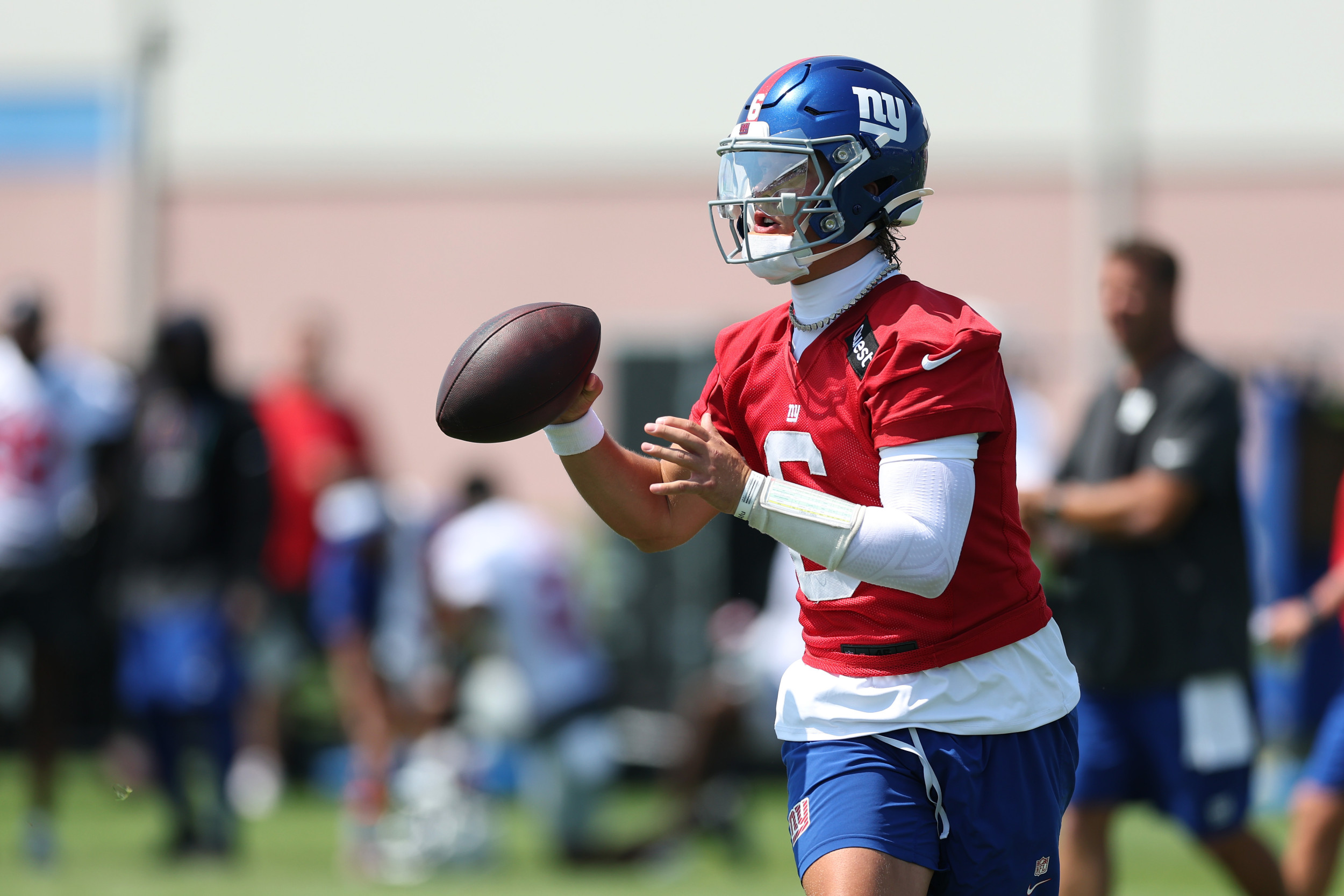 NY Giants Legend Surprises Jaxson Dart with Personal Note