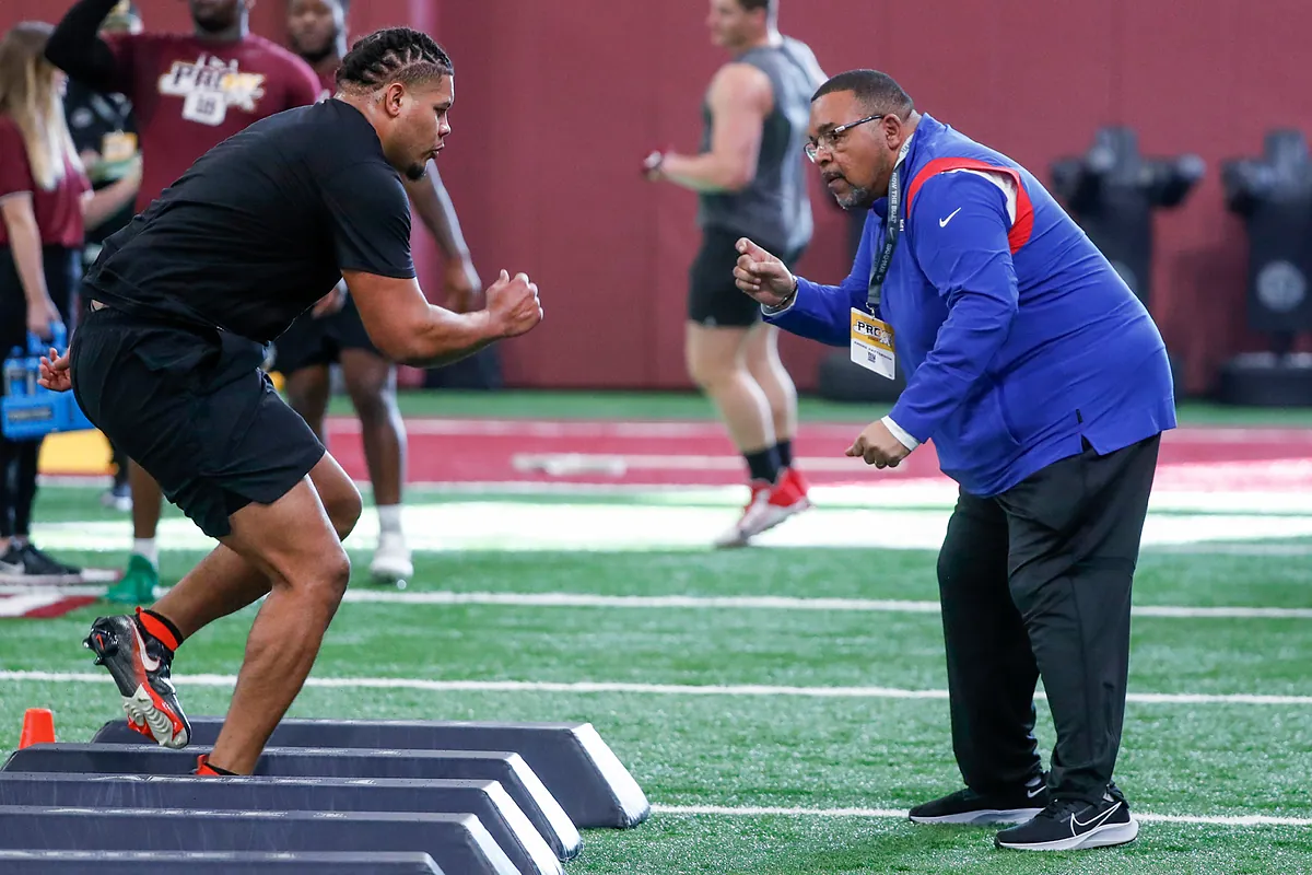 Veteran Giants coach Andre Patterson let go after battling prostate cancer through 2025